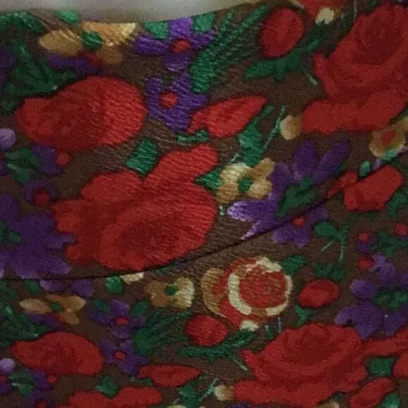 NWT LULAROE CASSIE skirt in vibrant rose design in size small - Picture 4 of 9